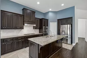 404 Warwick Blvd, Lewisville, TX 75056 - Photo 8