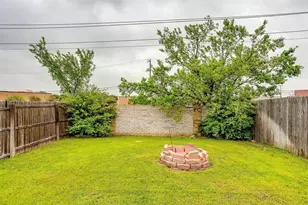 812 Walnut St, Burleson, TX 76028 - Photo 12