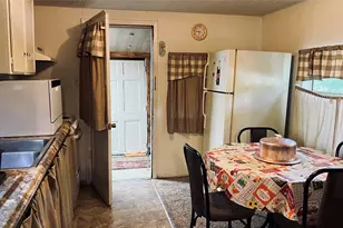 613 Hilltop Dr, Tool, TX 75143 - Photo 8