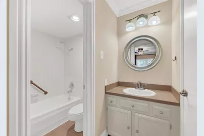 2724 Meadowstone Court, Carrollton, TX 75006 - Photo 10