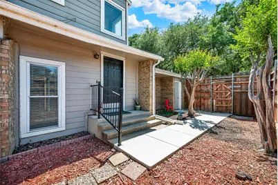 2724 Meadowstone Court, Carrollton, TX 75006 - Photo 16