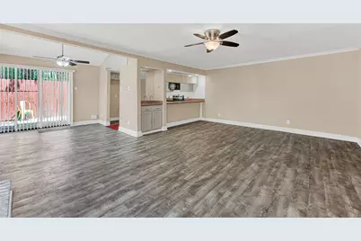 2724 Meadowstone Court, Carrollton, TX 75006 - Photo 6