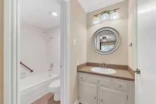 2724 Meadowstone Ct, Carrollton, TX 75006 - Photo 14