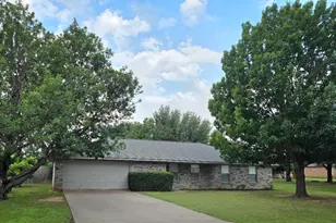 5324 Mission Cir, Granbury, TX 76049 - Photo 1
