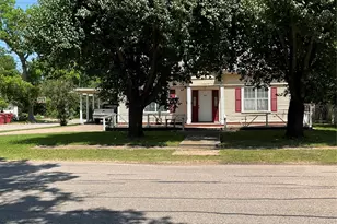 1020 Park Ave, Bonham, TX 75418 - Photo 1