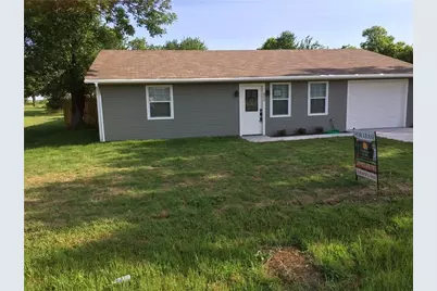 600 Pacific Street E, Honey Grove, TX 75446 - Photo 2