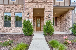 1813 Lakemont Dr, Van Alstyne, TX 75495 - Photo 2