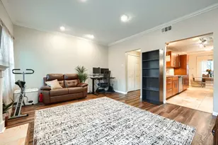 621 Trailwood Ct, Garland, TX 75043 - Photo 4
