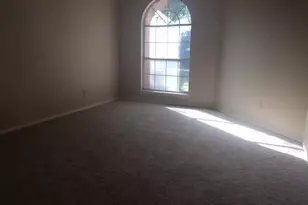 903 Canal St, Irving, TX 75063 - Photo 10