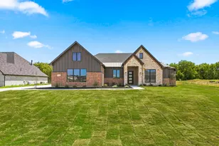 224 Stuart St, Paradise, TX 76073 - Photo 2