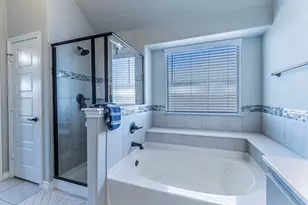 1901 Maplewood Dr, Glenn Heights, TX 75154 - Photo 16