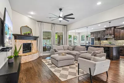 821 Patio Street, Little Elm, TX 76227 - Photo 4