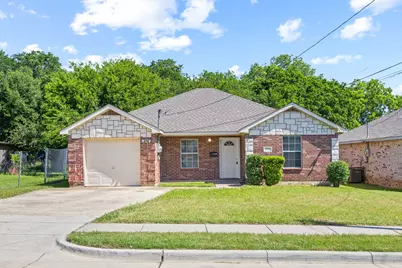 2206 Spikes Street, Grand Prairie, TX 75051 - Photo 2