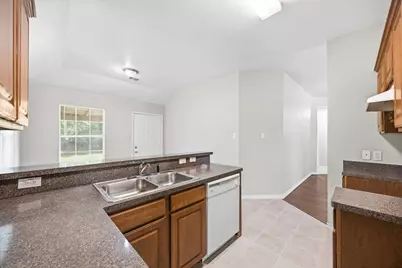 2206 Spikes Street, Grand Prairie, TX 75051 - Photo 14
