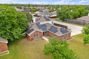 633 Madeline Ct, Azle, TX 76020 - Photo 30