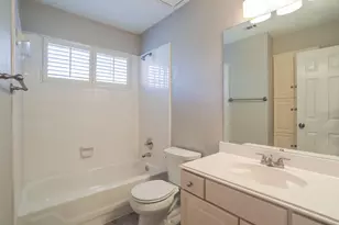 311 Riverwalk Ln, Irving, TX 75063 - Photo 12