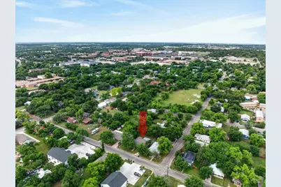 988 N Clinton Street, Stephenville, TX 76401 - Photo 2