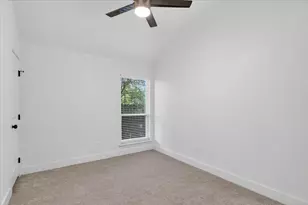 6021 Hartman Rd, Forest Hill, TX 76119 - Photo 20
