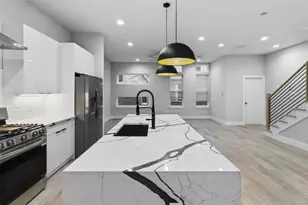 2115 N Fitzhugh Ave, Dallas, TX 75204 - Photo 10