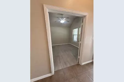 673 S Heights Drive, Crowley, TX 76036 - Photo 2