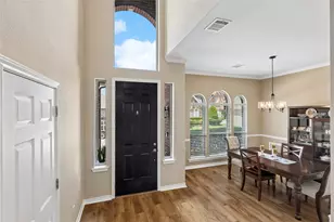 138 Arbor Glen Dr, Euless, TX 76039 - Photo 2