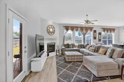 702 Cross Meadow Boulevard, Mansfield, TX 76063 - Photo 6