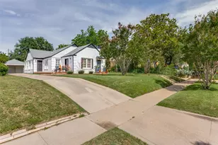 2316 Tremont Ave, Fort Worth, TX 76107 - Photo 2