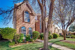 216 Touchdown Dr, Irving, TX 75063 - Photo 2
