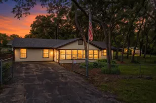 3917 Hidden Lake Ct, Alvarado, TX 76009 - Photo 2
