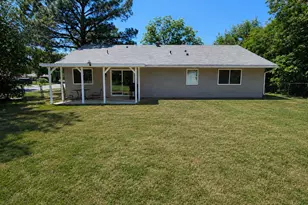 908 Dover Cir, Gainesville, TX 76240 - Photo 14