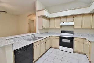 210 Ridgecrest Dr, Cedar Hill, TX 75104 - Photo 6