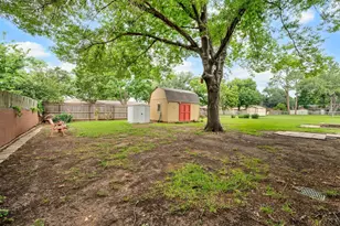217 Glenn Dr, Hurst, TX 76053 - Photo 30