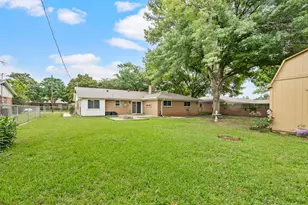 217 Glenn Dr, Hurst, TX 76053 - Photo 32