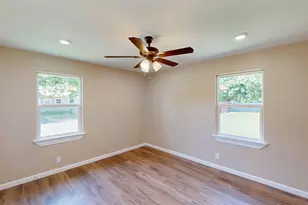 3201 Lakeland St, Fort Worth, TX 76111 - Photo 6
