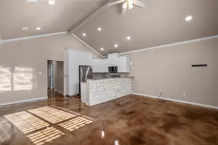 402 Spring St, McGregor, TX 76657 - Photo 4