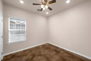 402 Spring St, McGregor, TX 76657 - Photo 12