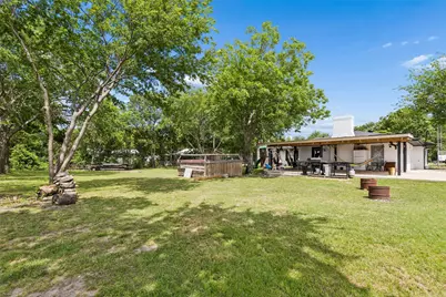 305 E Laura Avenue, Quinlan, TX 75474 - Photo 24