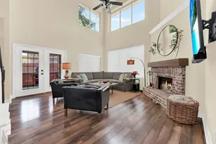 3024 Greenway Dr, Burleson, TX 76028 - Photo 4