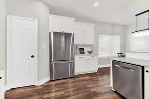 3024 Greenway Dr, Burleson, TX 76028 - Photo 8