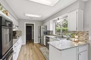 5800 Thoreau Ln, Arlington, TX 76016 - Photo 8