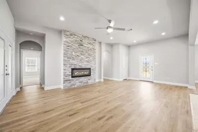 8409 Willowbrook Drive, Rowlett, TX 75088 - Photo 4