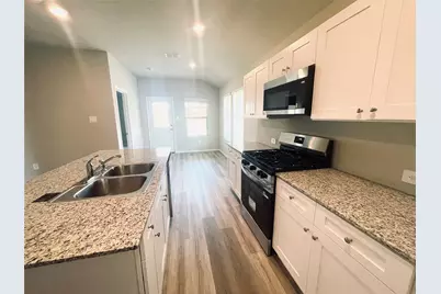5552 Rollins Drive, Krum, TX 76249 - Photo 6