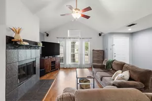 136 Goldeneye Ln, Fort Worth, TX 76120 - Photo 8