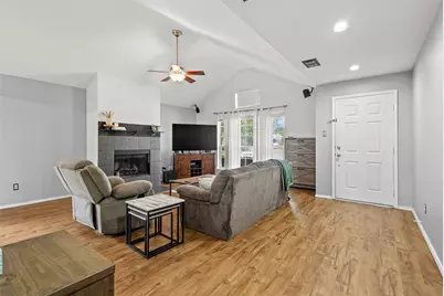 136 Goldeneye Lane, Fort Worth, TX 76120 - Photo 2
