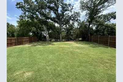 333 Lubbock Drive, Azle, TX 76020 - Photo 2