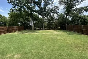 333 Lubbock Dr, Azle, TX 76020 - Photo 2