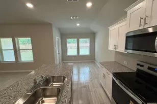 333 Lubbock Dr, Azle, TX 76020 - Photo 10