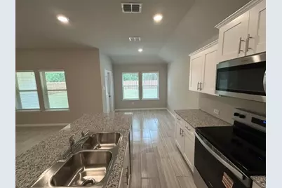 333 Lubbock Drive, Azle, TX 76020 - Photo 10