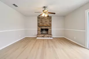 413 Glenhaven Dr, Azle, TX 76020 - Photo 4