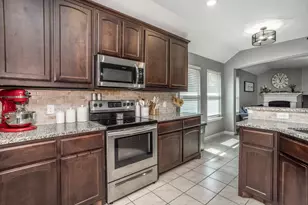 1816 Vallana Dr, Gainesville, TX 76240 - Photo 10